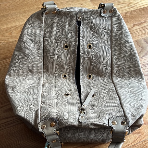 Tous brand new medium tote. Amazing color. Include the wallet. - Picture 4 of 11